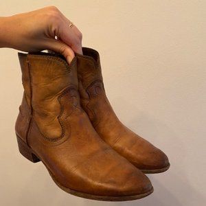 FRYE short cowboy boot